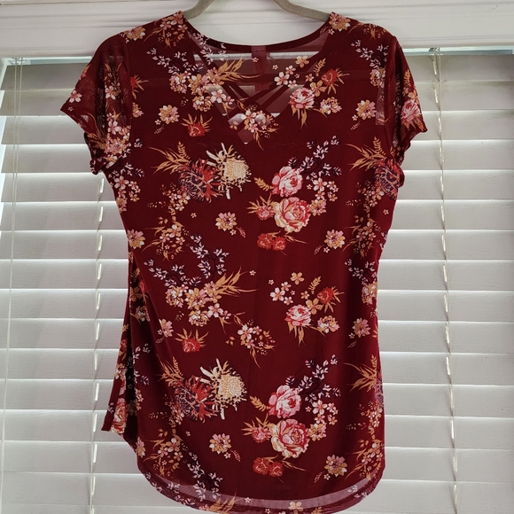 No Boundaries top Size Large - Picture 3 of 3